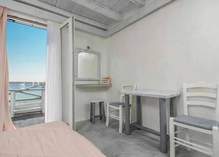 Naxian Althea * Agia Anna (Naxos)